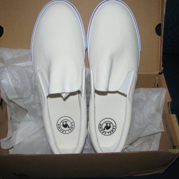 NEW IN BOX - CAMEL CROWN CANVAS SLIDE ON SHOES FOR MEN - SIZE 8 - Picture 1 of 3